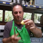 la graine et son enveloppe sucrée